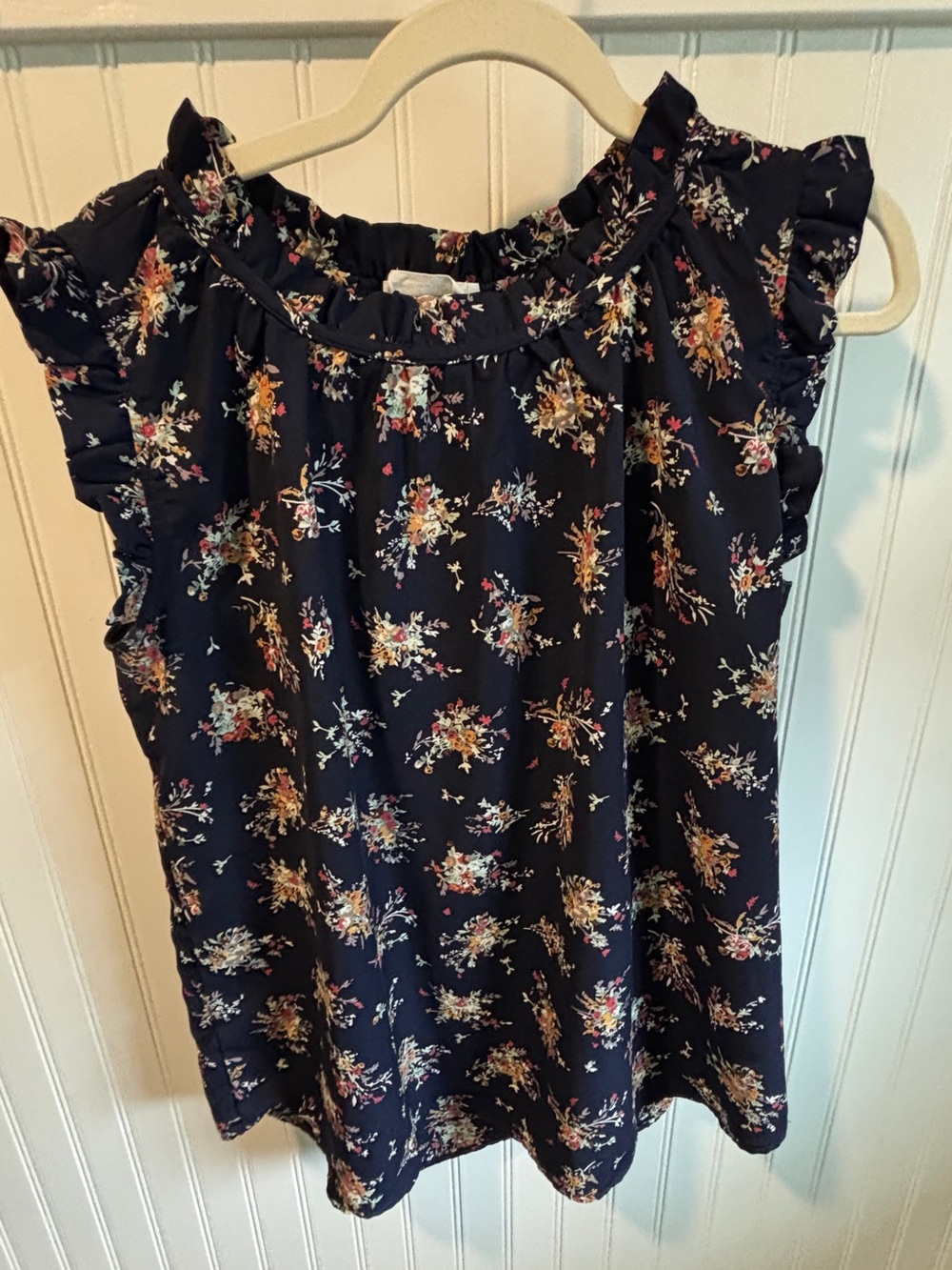 Betsey's Boutique Shop Women's Navy Floral Ruffle Sleeve Top